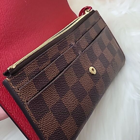 💯 Authentic Louis Vuitton Damier Ebene Sarah Wallet🍀 - Picture 10 of 13